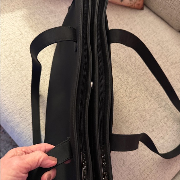 Preston & York NWOT long handle black nylon Tote bag 11x16 includes charm - Picture 5 of 15